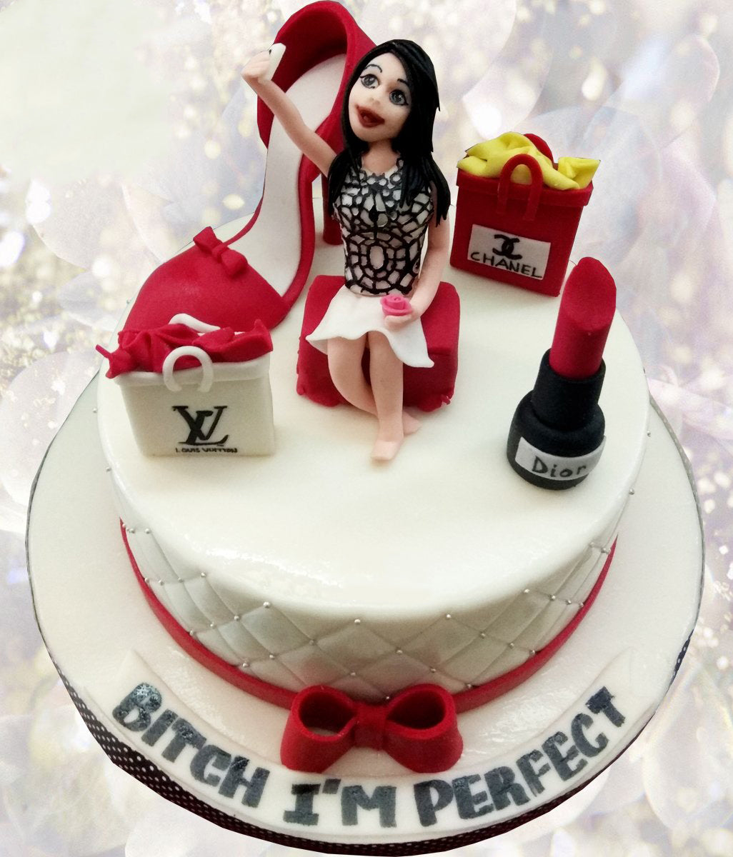 Fashionista selfie theme cake