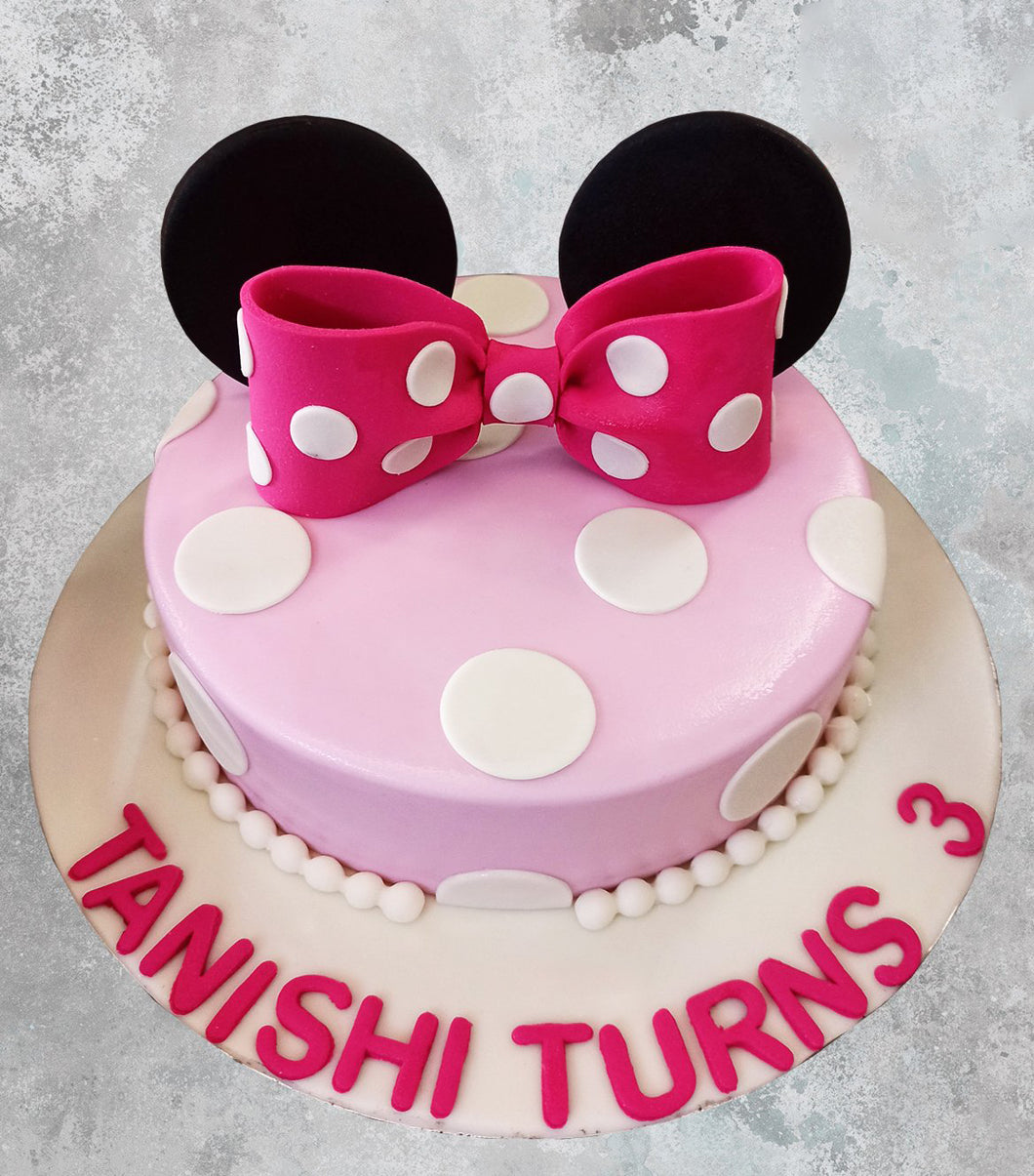 minnie mouse pink bow cake
