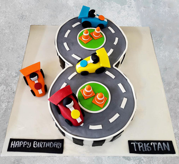 number-shape-car-theme-cake